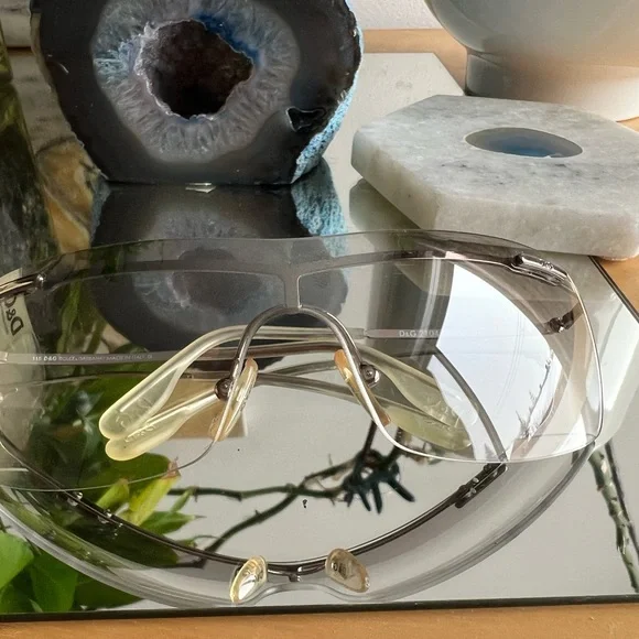 Authentic D&G sunglasses - Picture 3 of 5